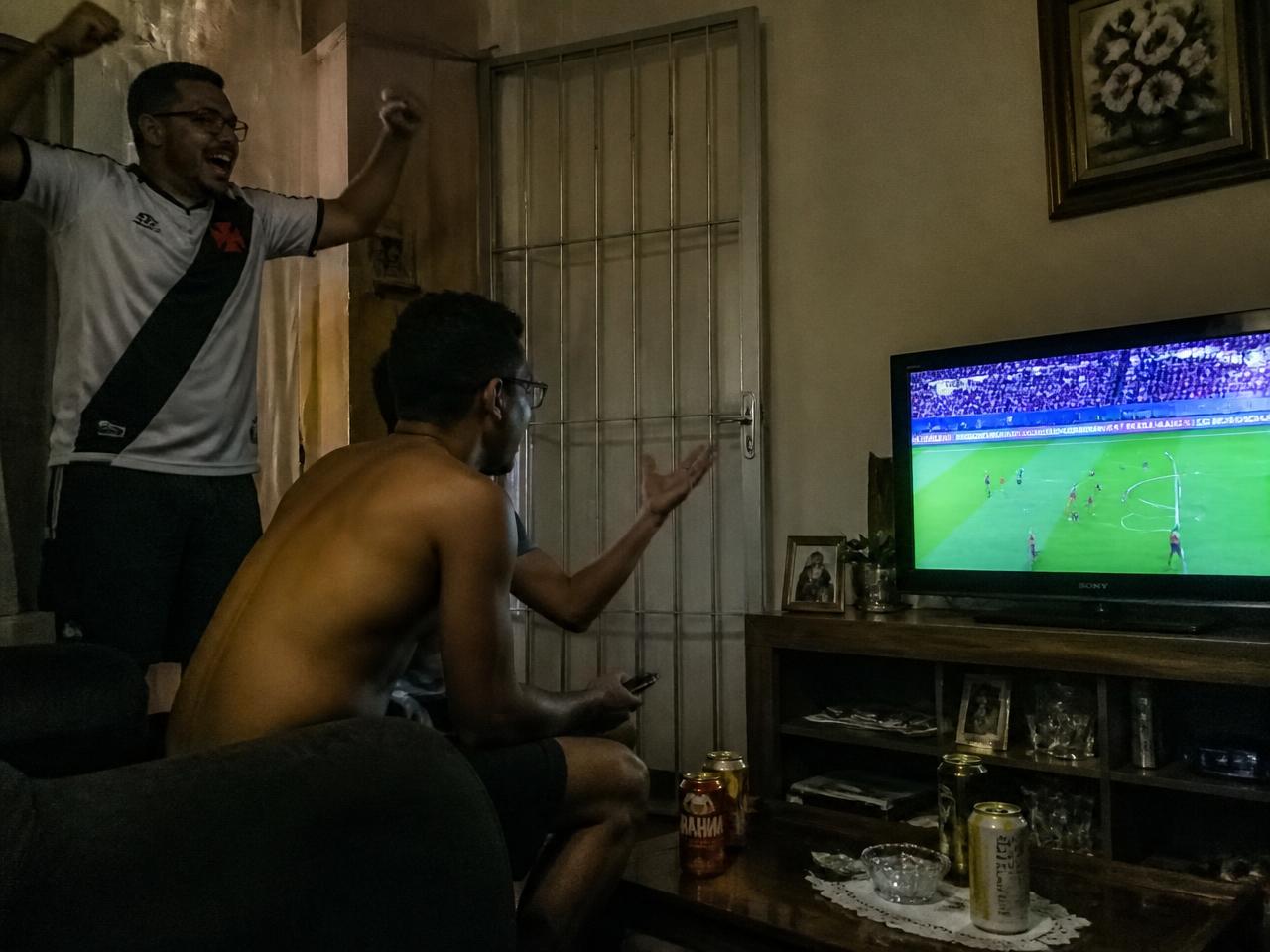NOITE DE JOGO